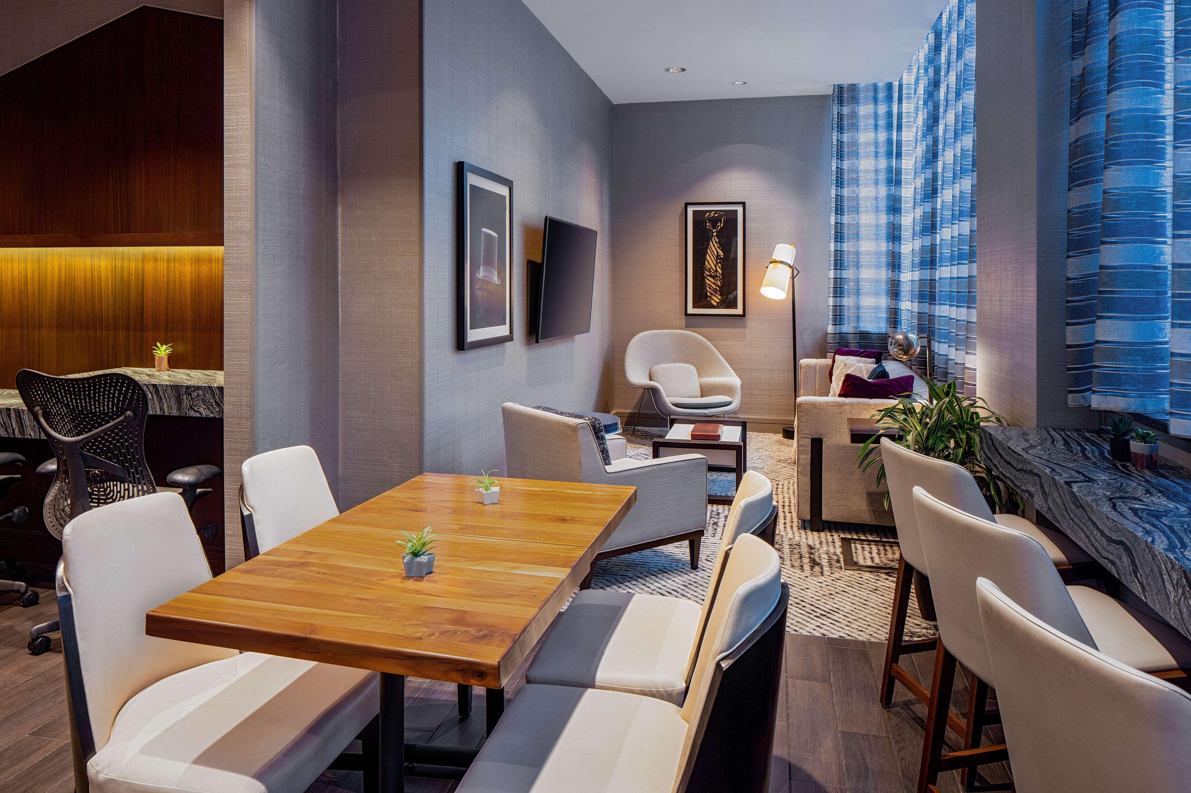 Hilton Downtown Hotel 4*